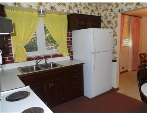 453 Orchard Spring Road Pittsburgh, PA 15220 - Photo 4 of 16 Kitchen.