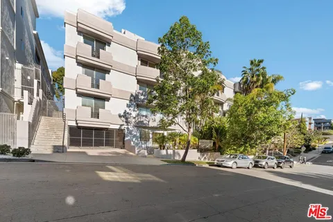 $950,000 | 11535 Rochester Avenue, Unit 302, Los Angeles, CA 90025