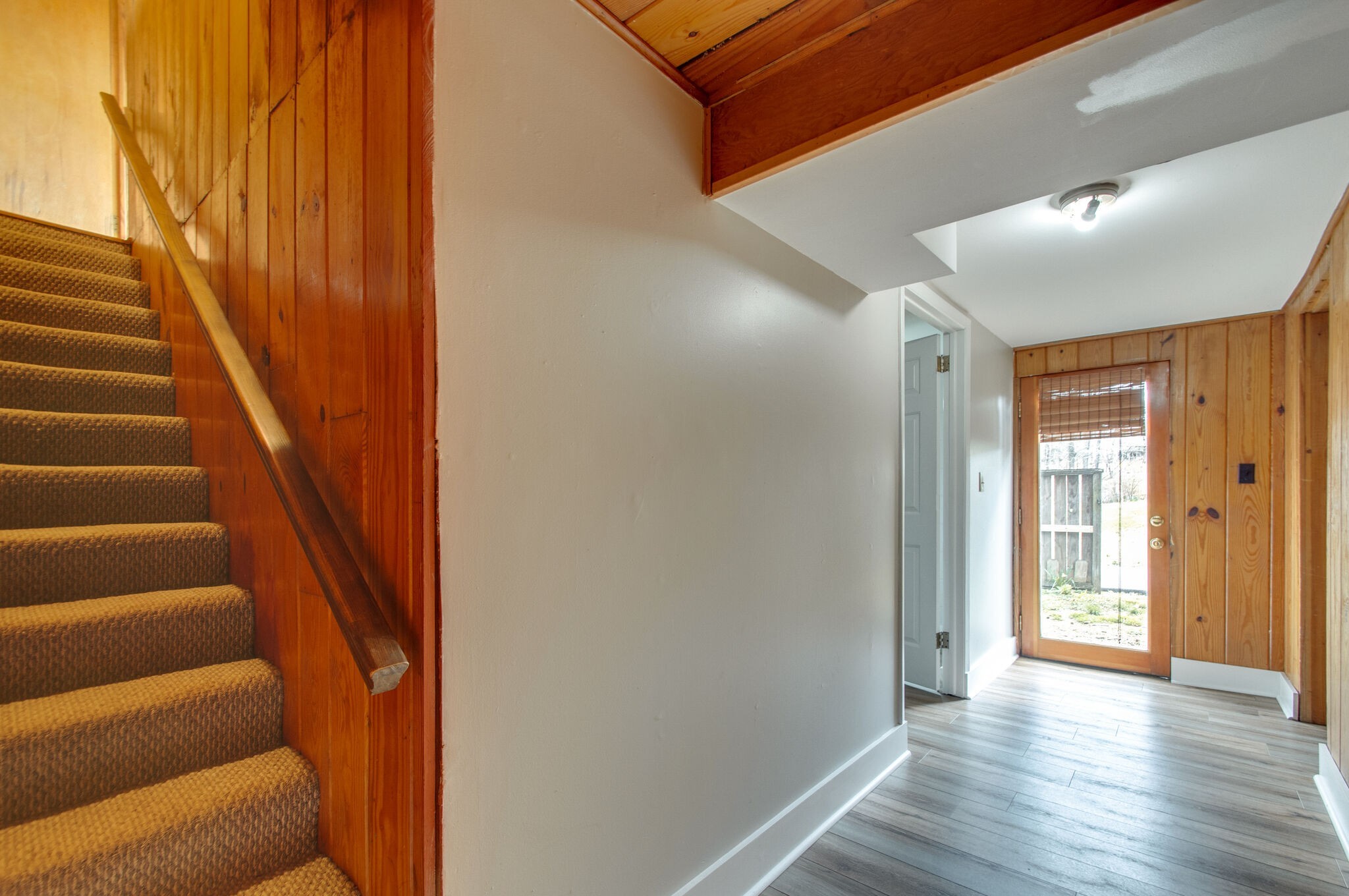 209 East Park Circle Dickson, TN 37055 - Photo 20 of 28 a view of entryway with wooden floor