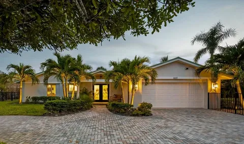 $2,875,000 | 664 Key Royale Drive, Holmes Beach, FL 34217