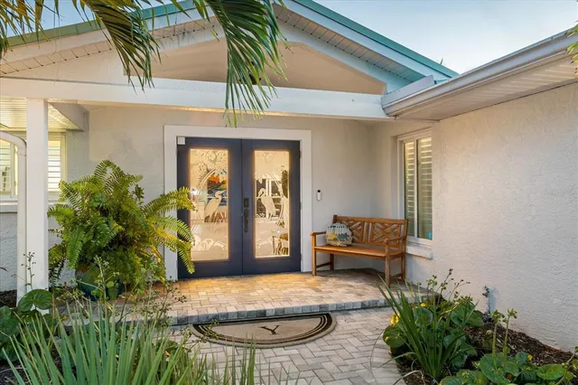 $2,875,000 | 664 Key Royale Drive, Holmes Beach, FL 34217