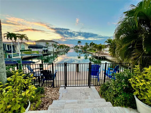 $2,875,000 | 664 Key Royale Drive, Holmes Beach, FL 34217