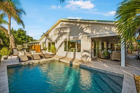 $2,875,000 | 664 Key Royale Drive, Holmes Beach, FL 34217