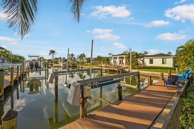 $2,875,000 | 664 Key Royale Drive, Holmes Beach, FL 34217