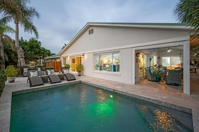 $2,875,000 | 664 Key Royale Drive, Holmes Beach, FL 34217