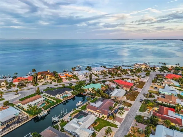 $2,875,000 | 664 Key Royale Drive, Holmes Beach, FL 34217