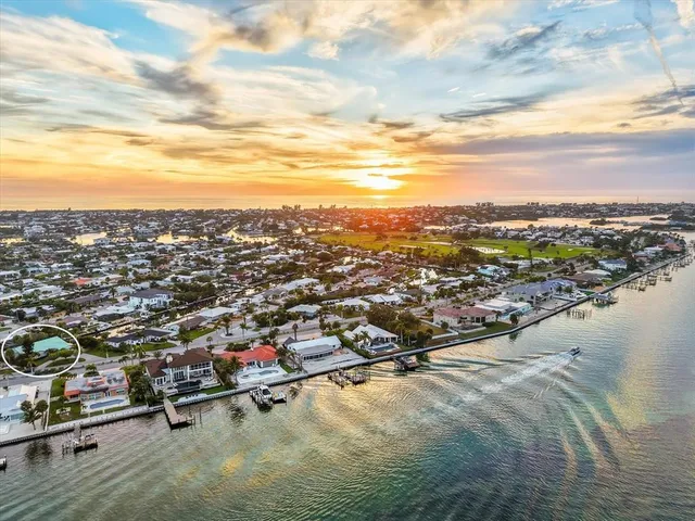 $2,875,000 | 664 Key Royale Drive, Holmes Beach, FL 34217