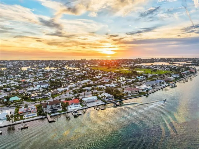 $2,875,000 | 664 Key Royale Drive, Holmes Beach, FL 34217