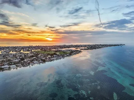 $2,875,000 | 664 Key Royale Drive, Holmes Beach, FL 34217