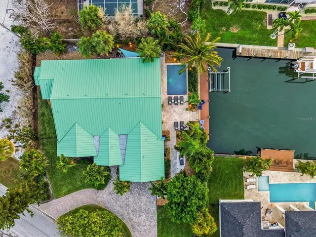 $2,875,000 | 664 Key Royale Drive, Holmes Beach, FL 34217