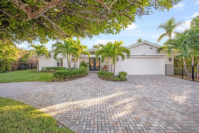 $2,875,000 | 664 Key Royale Drive, Holmes Beach, FL 34217