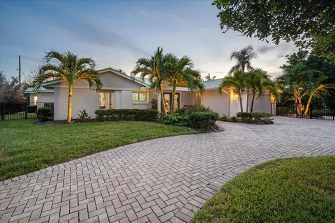 $2,875,000 | 664 Key Royale Drive, Holmes Beach, FL 34217