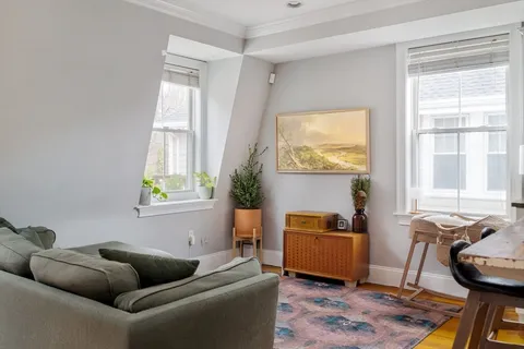 $849,900 | 394 East 8th Street, Unit 3, Boston, MA 02127