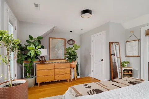 $849,900 | 394 East 8th Street, Unit 3, Boston, MA 02127