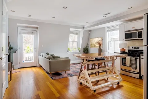 $849,900 | 394 East 8th Street, Unit 3, Boston, MA 02127