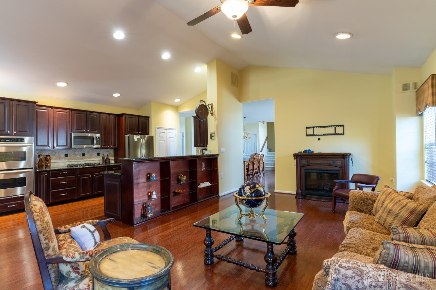 130 Orleans Road Monroe Township, NJ 08831 - Photo 9 of 41