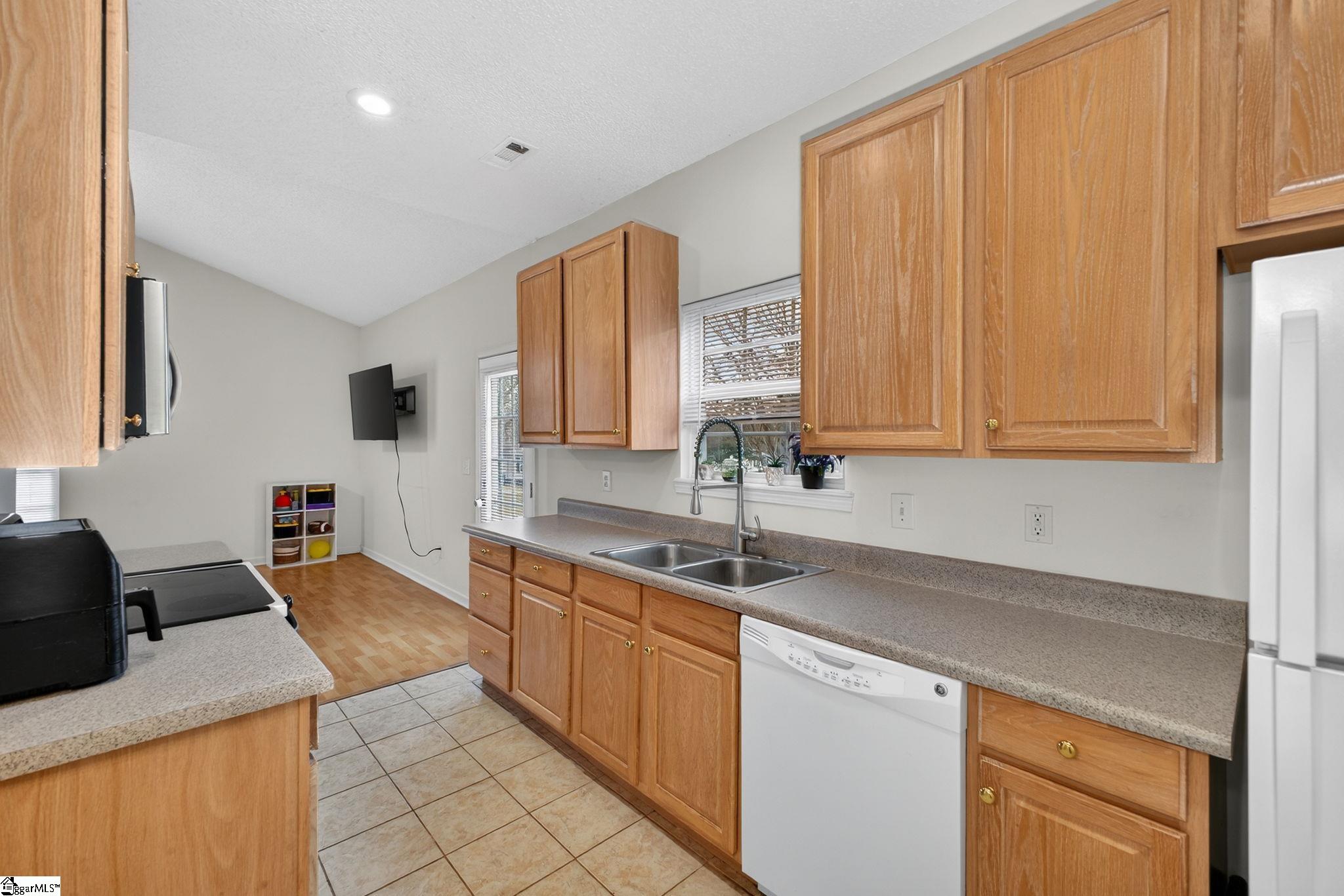 103 A Reef Court Easley, SC 29642 - Photo 10 of 26