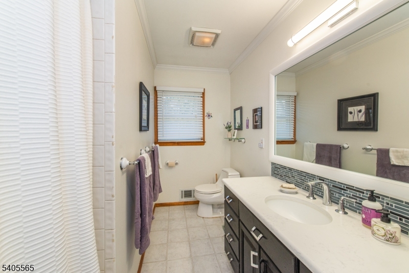 77 Moraine Road Morris Plains, NJ 07950 - Photo 16 of 22