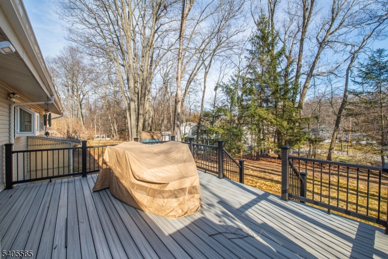 77 Moraine Road Morris Plains, NJ 07950 - Photo 19 of 22