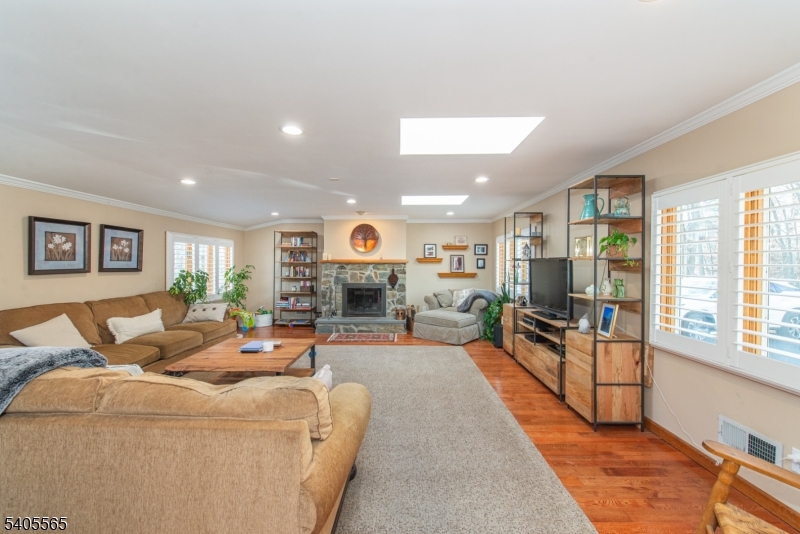 77 Moraine Road Morris Plains, NJ 07950 - Photo 5 of 22