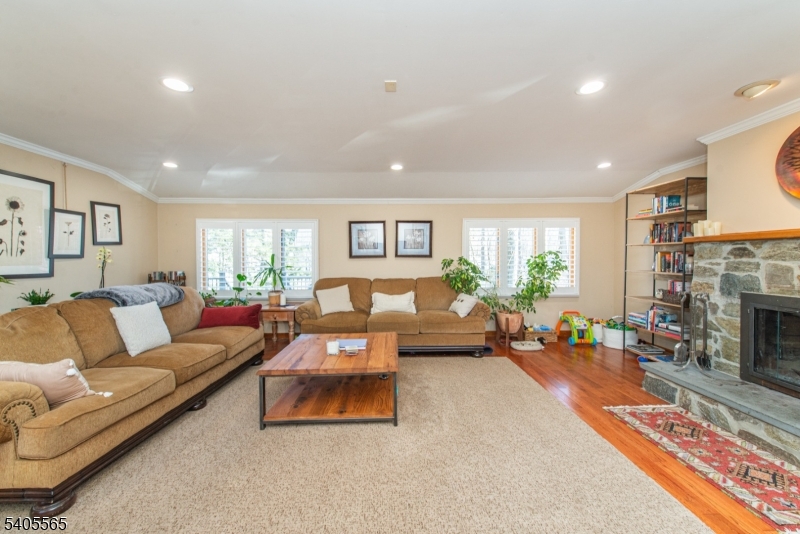 77 Moraine Road Morris Plains, NJ 07950 - Photo 6 of 22