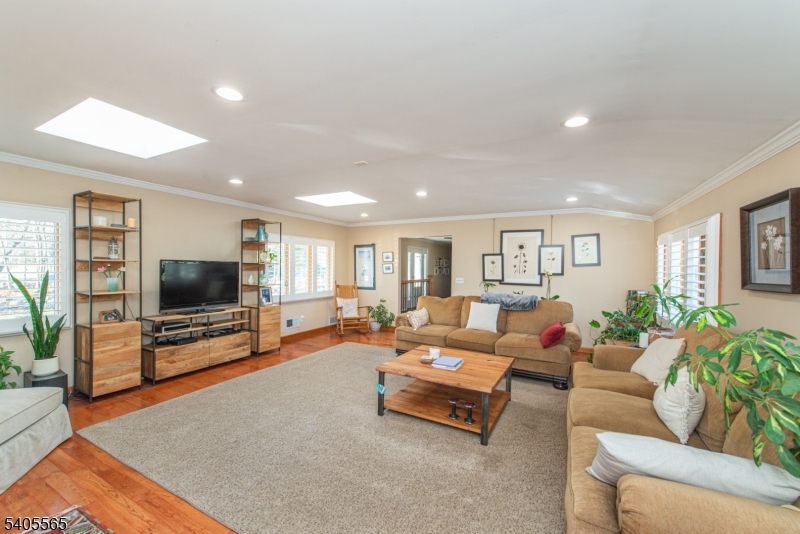 77 Moraine Road Morris Plains, NJ 07950 - Photo 7 of 22