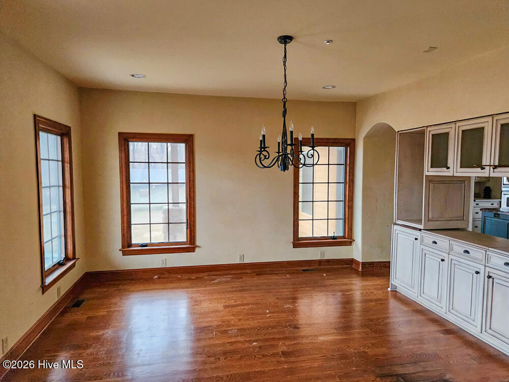 1921 View Nicholson Road Williamston, NC 27892 - Photo 12 of 37 DINING