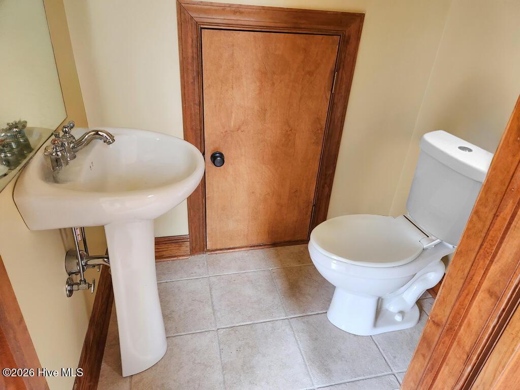 1921 View Nicholson Road Williamston, NC 27892 - Photo 37 of 37 BONUS HALF BATH