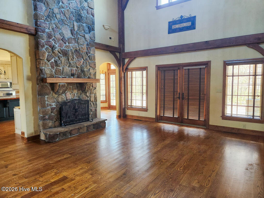 1921 View Nicholson Road Williamston, NC 27892 - Photo 9 of 37 LIVING ROOM