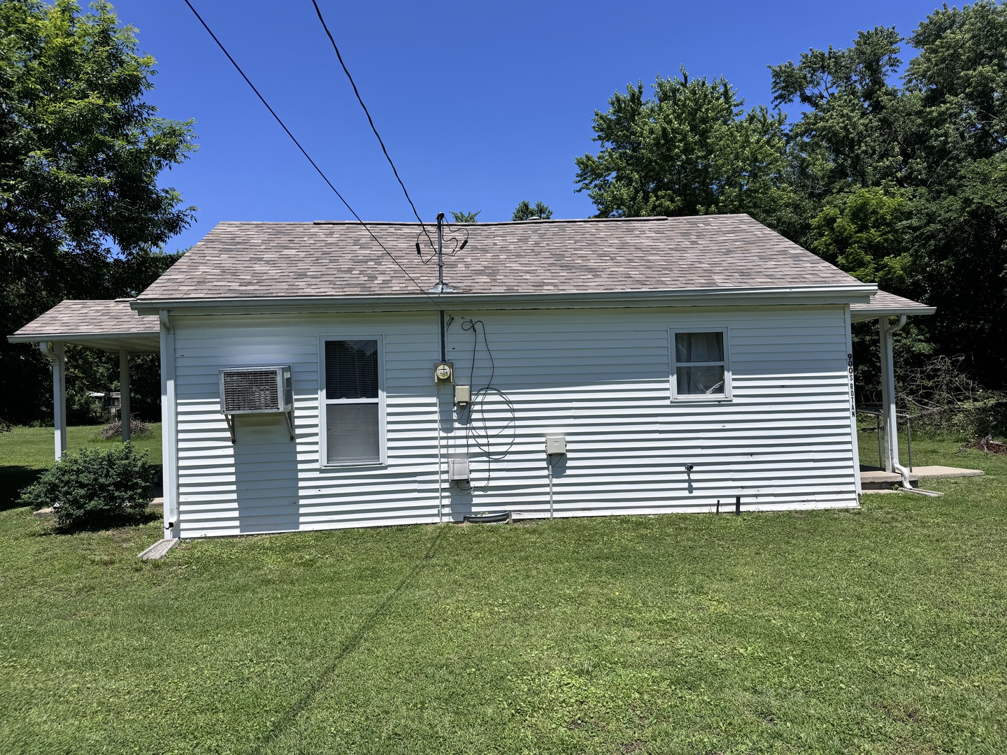 900 South Rotan Street Salem, IL 62881 - Photo 3 of 18