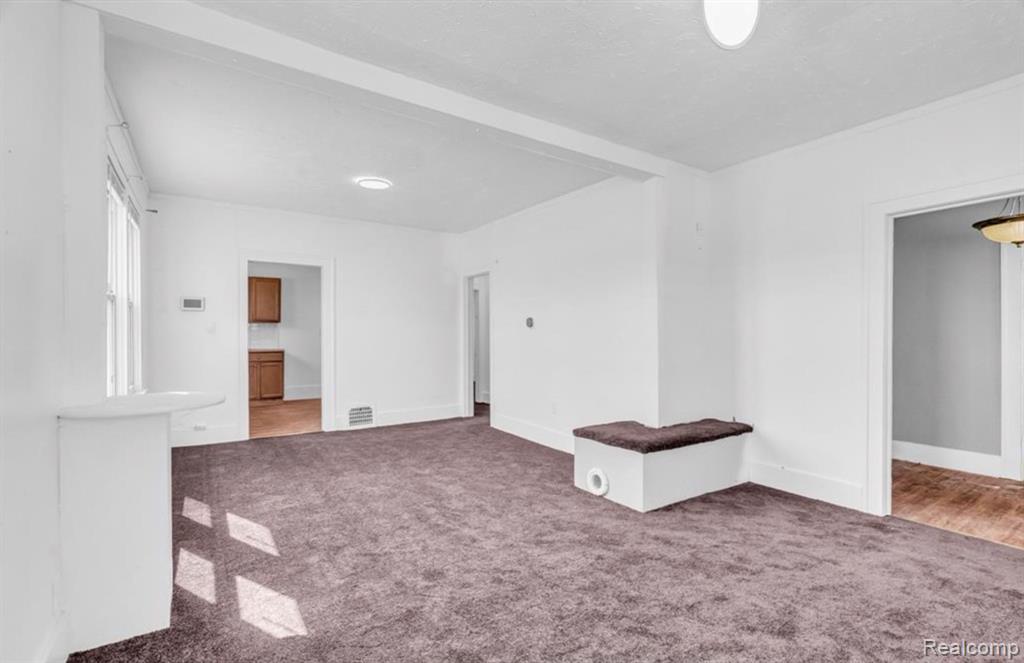 5573 Montclair Street Detroit, MI 48213 - Photo 8 of 40