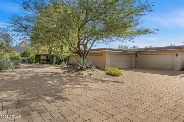 $3,690,000 | 3921 East San Miguel Avenue, Paradise Valley, AZ 85253