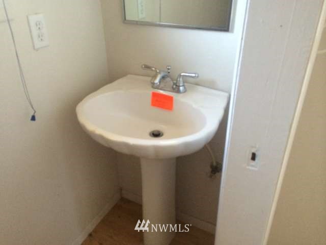 4685 Southwest Lake Helena Road Port Orchard, WA 98367 - Photo 7 of 12 Gallery Image 7