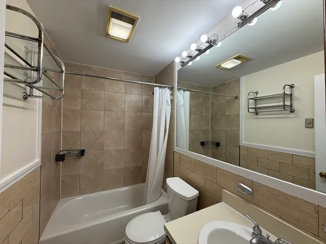 $4,300 | 10 Rollins Court, Unit 10, Cambridge, MA 02139