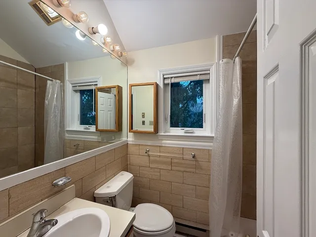 $4,300 | 10 Rollins Court, Unit 10, Cambridge, MA 02139