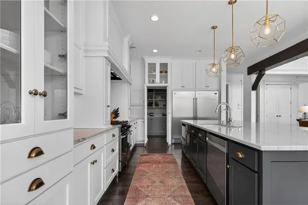 $1,500,000 | 16404 South Rosehill Street, Overland Park, KS 66221