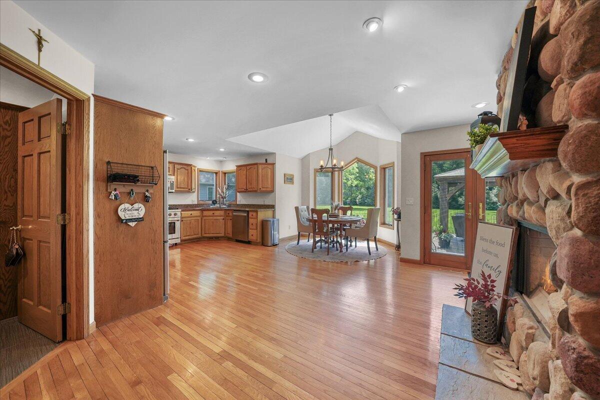 8835 South Lilac Street Demotte, IN 46310 - Photo 13 of 42 1200x800
