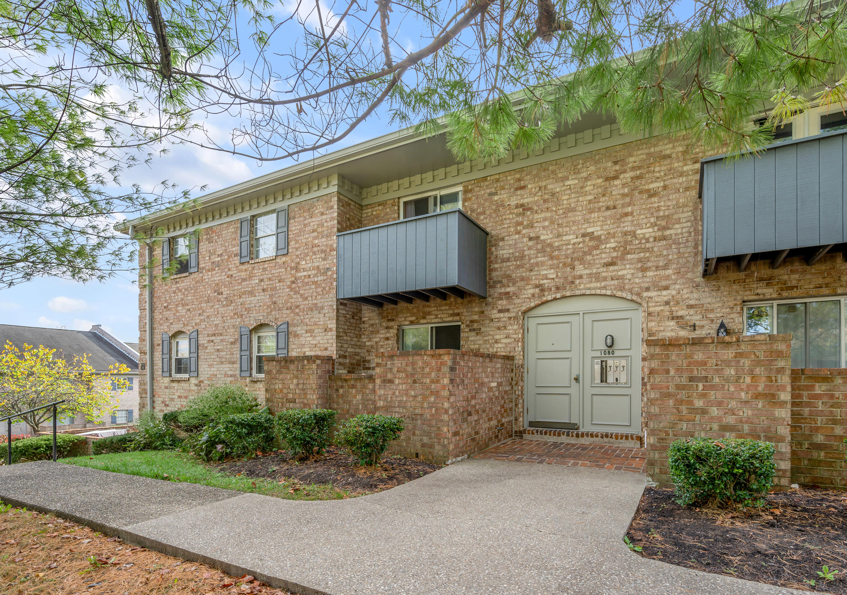 1080 Armstrong Mill Road, Unit D Lexington, KY 40517 - Photo 1 of 19 TDB_2920