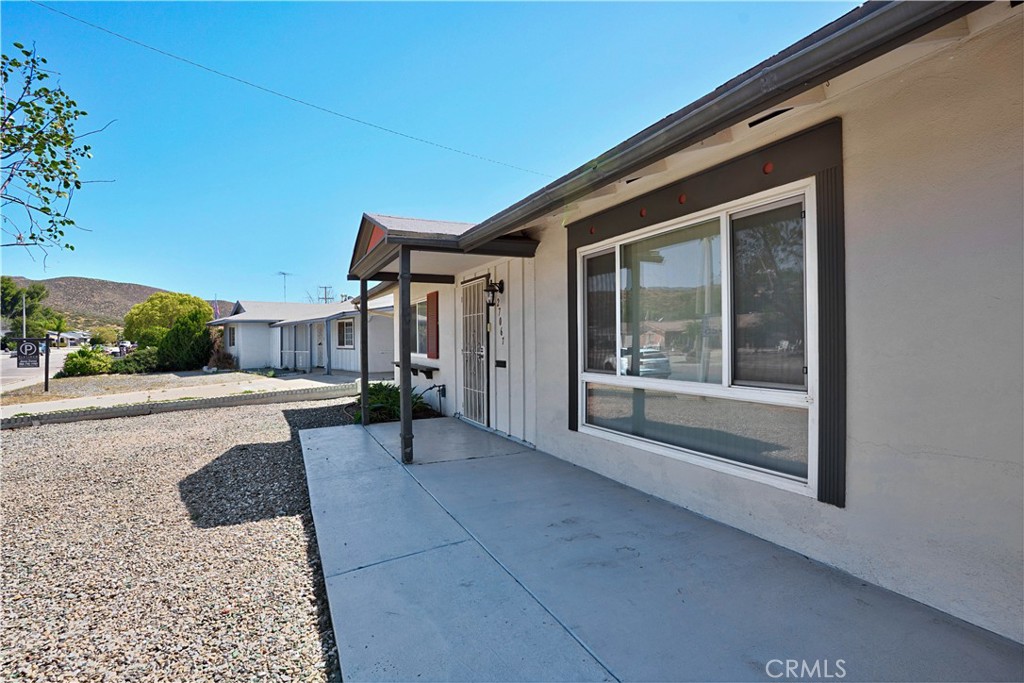 27067 El Rancho Drive Menifee, CA 92586 - Photo 4 of 23