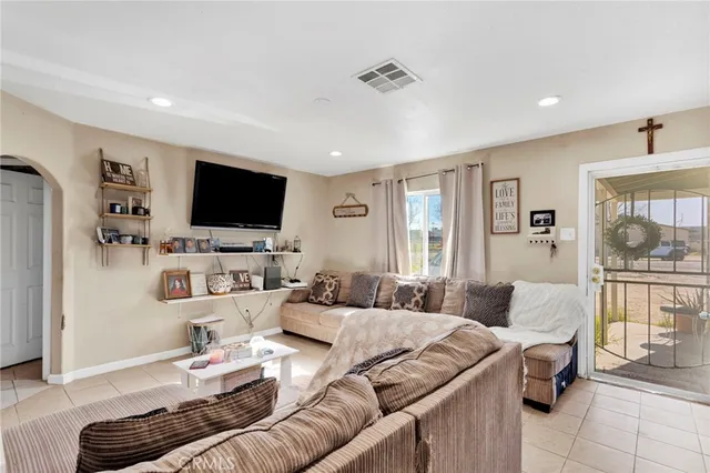 $215,000 | 25466 Jasper Road, Barstow, CA 92311