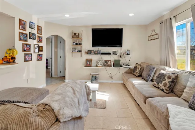 $215,000 | 25466 Jasper Road, Barstow, CA 92311