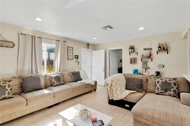 $215,000 | 25466 Jasper Road, Barstow, CA 92311