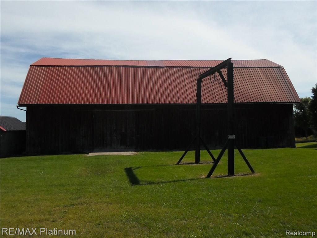 11930 North Latson Road Linden, MI 48451 - Photo 20 of 20 Latson barn pic 2.jpg