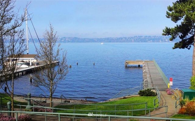 $5,588,800 | 4039 95th Avenue Northeast, Yarrow Point, WA 98004