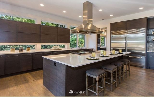 $5,588,800 | 4039 95th Avenue Northeast, Yarrow Point, WA 98004