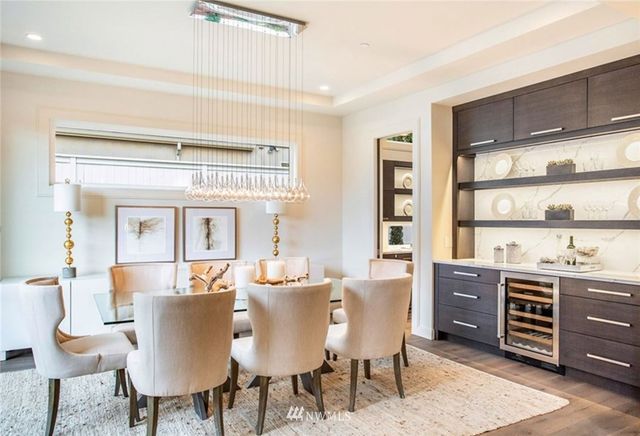 $5,588,800 | 4039 95th Avenue Northeast, Yarrow Point, WA 98004