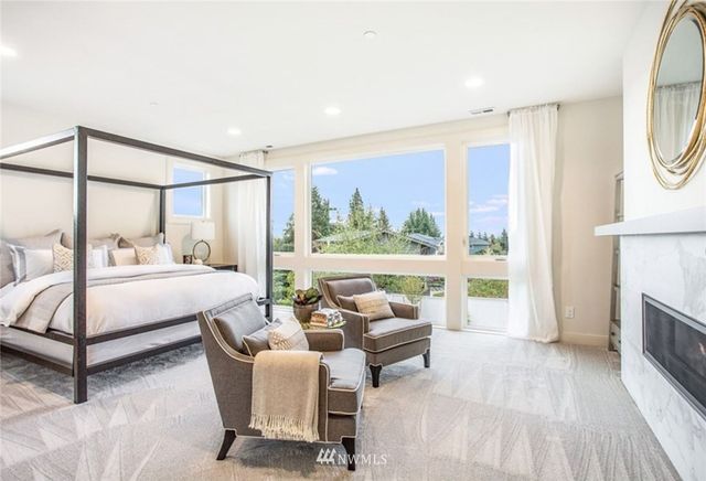 $5,588,800 | 4039 95th Avenue Northeast, Yarrow Point, WA 98004