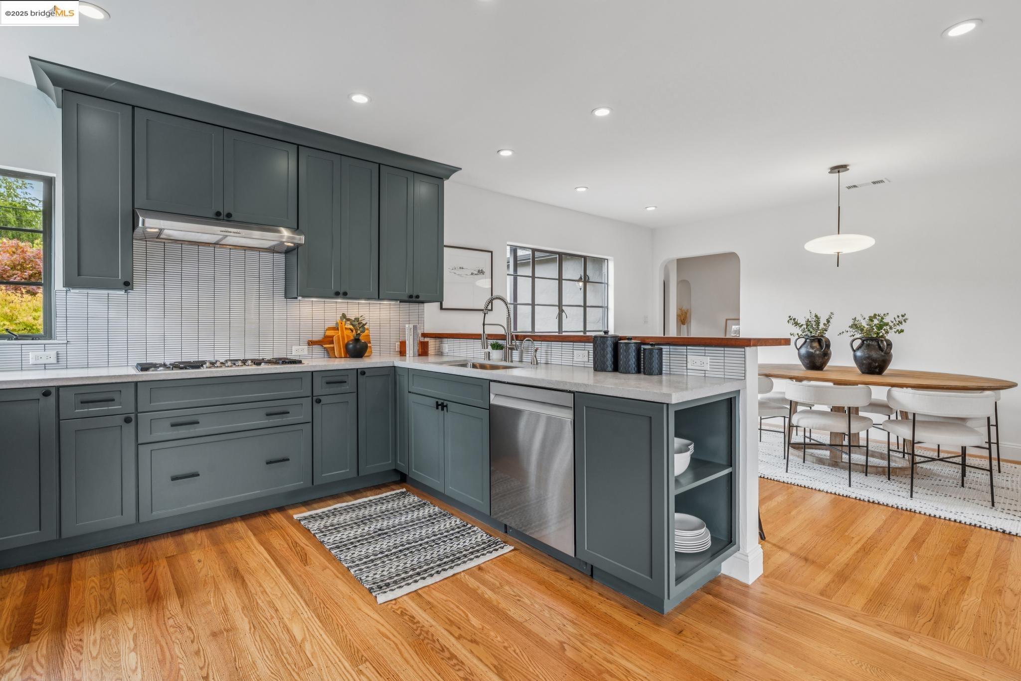 5207 Masonic Avenue Oakland, CA 94618 - Photo 13 of 55