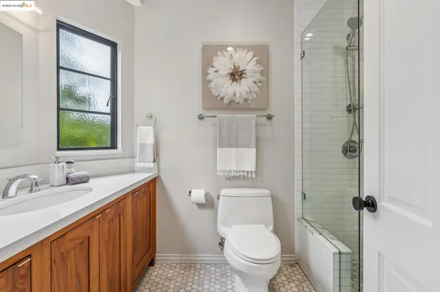 $1,695,000 | 5207 Masonic Avenue, Oakland, CA 94618