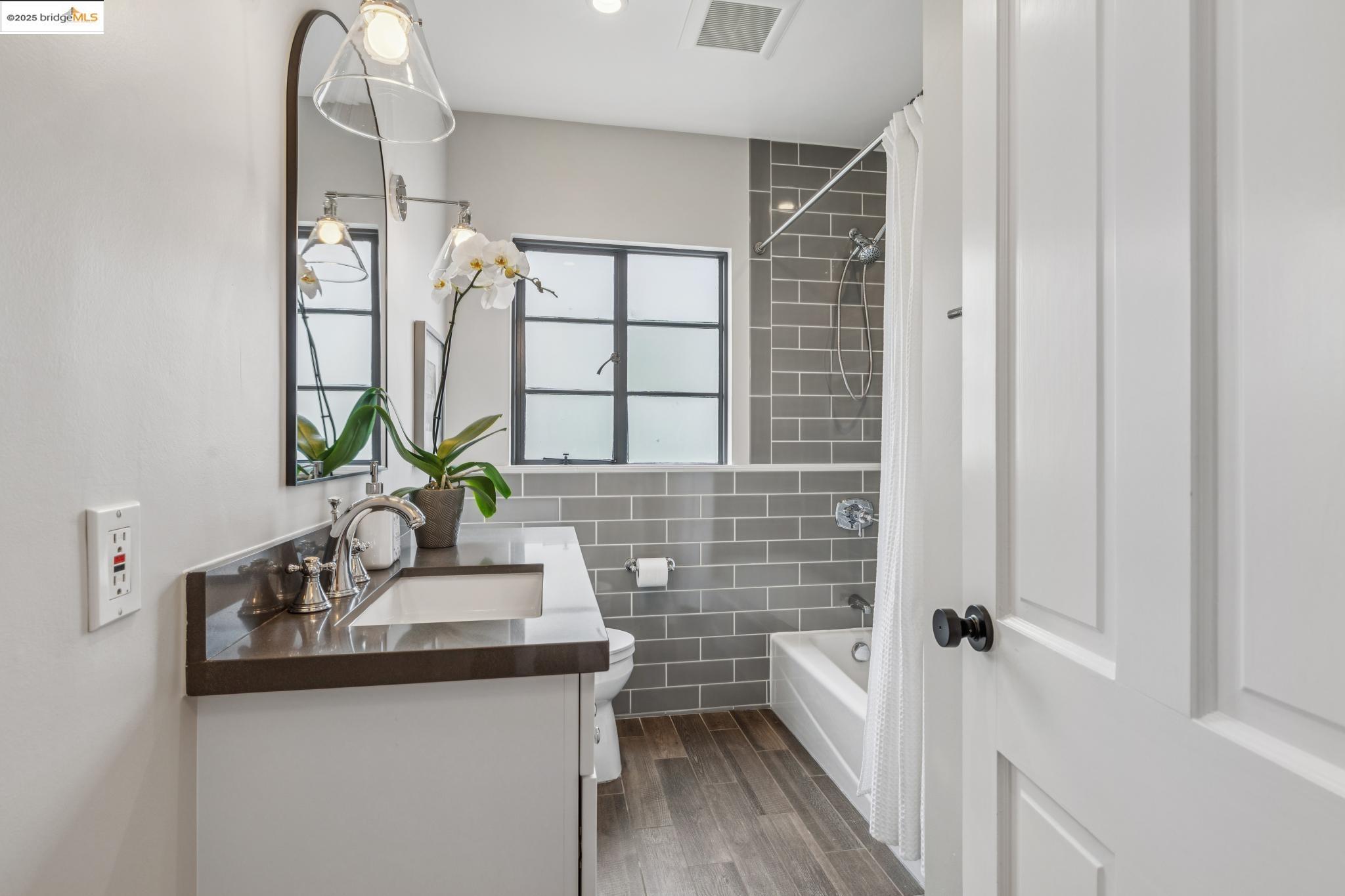 5207 Masonic Avenue Oakland, CA 94618 - Photo 29 of 55